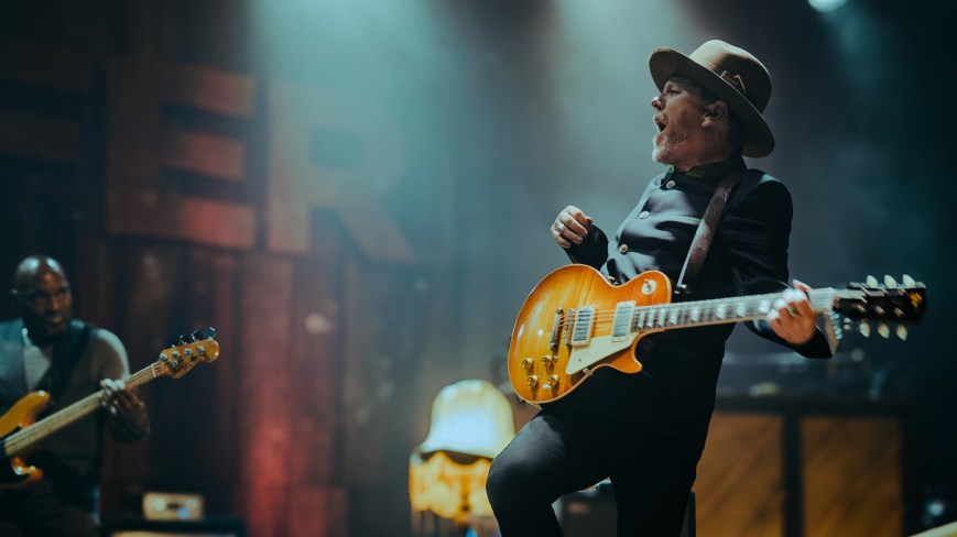 Kiefer Sutherland Live at Liverpool’s Camp and Furnace: A Night of Raw Storytelling and Authenticity